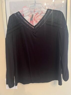 Chico's Black V-Neck Crochet-Trim Long Sleeve Blouse